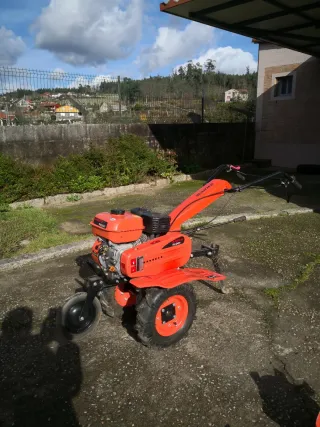 Motoazada Anova MC570 con ruedas