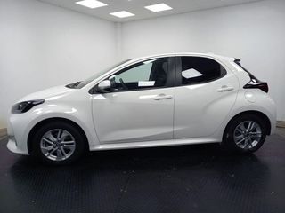 Toyota Yaris 1.5 120H Business Plus
