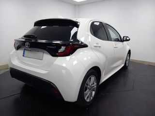 Toyota Yaris 1.5 120H Business Plus
