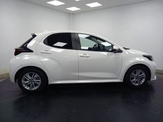 Toyota Yaris 1.5 120H Business Plus