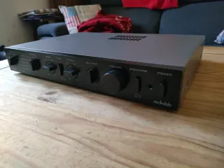 Amplificador Audiolab 8000A .
