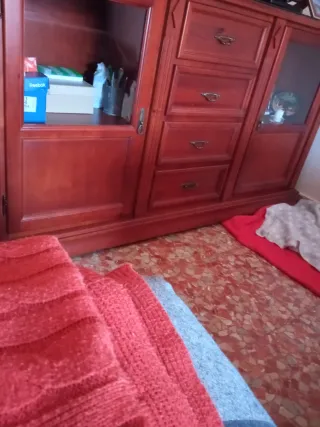 Aparador madera cajones y puertas cristal