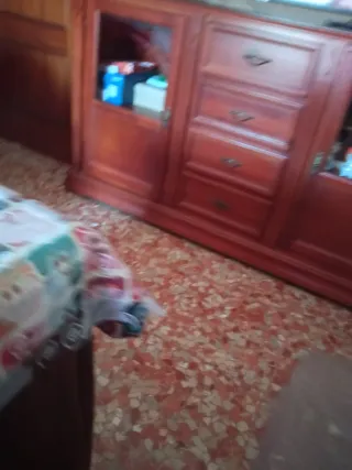 Aparador madera cajones y puertas cristal