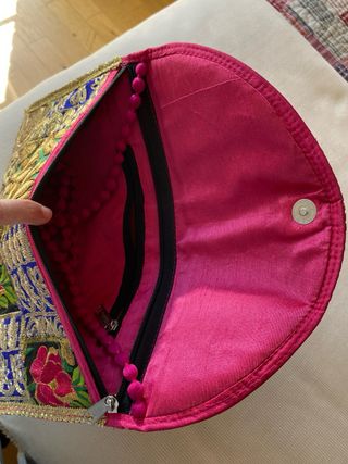 Bolso cartera patchwork bordado Mide 32x20