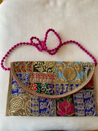 Bolso cartera patchwork bordado Mide 32x20