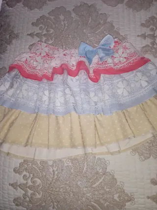 Conjunto blusa y falda niña