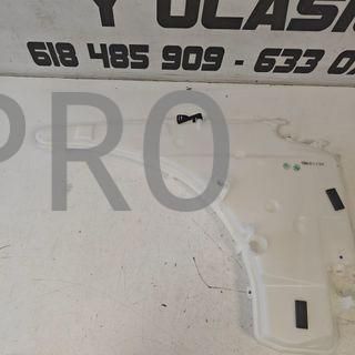 DEPOSITO LIMPIAPARABRSISAS BMW 1 118 D NUEVO