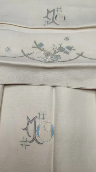 Juego de cama lino bordado a mano