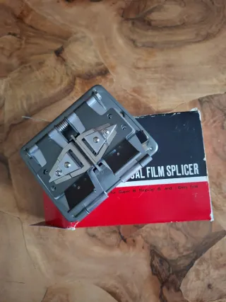 Giuntatrice pellicole cinematografiche