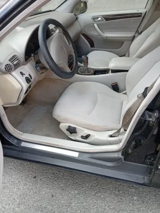 Mercedes-Benz Clase C 2006