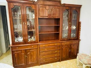Mueble comedor clásico madera vitrinas