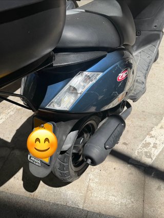 Piaggio Zip 50 2T Scooter