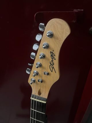 Guitarra Eléctrica Stagg Negro/Blanco