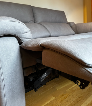 Sofá reclinable eléctrico 2 plazas gris. NUEVO