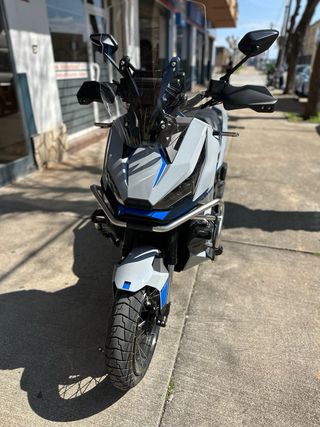 Zontes 368G Maxi Scooter Gris y Azul