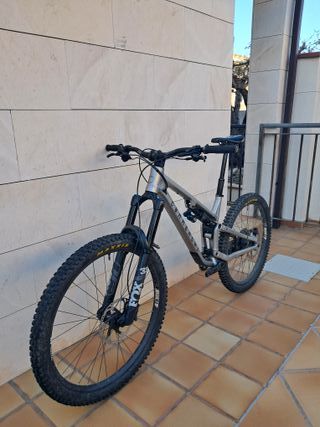 Bicicleta Enduro Commencal Meta SX V5 Talla M 2024