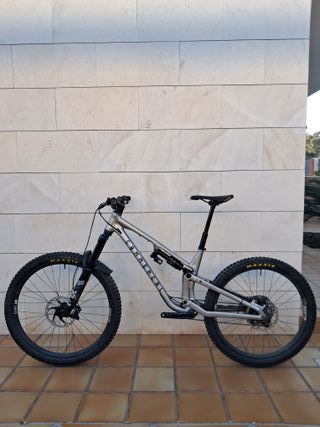 Bicicleta Enduro Commencal Meta SX V5 Talla M 2024