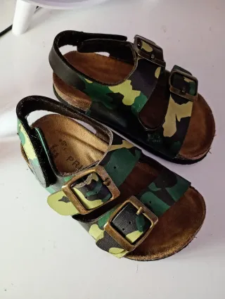 Sandalias camuflaje unisex Talla 23