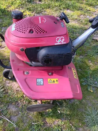 Motoazada o motocultor Honda F220