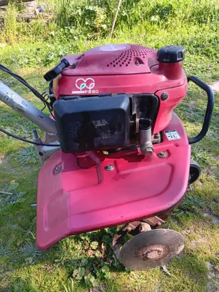 Motoazada o motocultor Honda F220