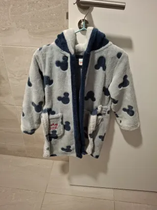 Bata infantil Mickey Mouse gris y azul
