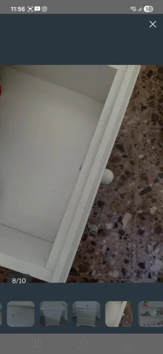 Mesilla de noche blanca de madera