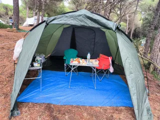 Tienda de campaña verde