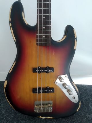 Bajo Vintage VJ74 Icon Distressed Sunset Sunburst