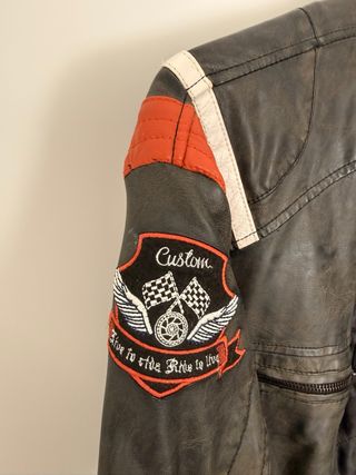 Chaqueta motera