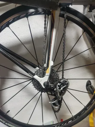 Bicicleta de carretera blanca