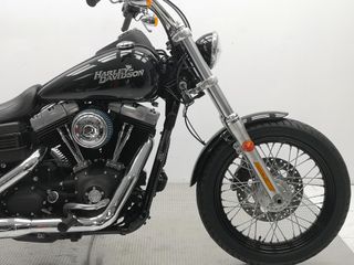 HARLEY DAVIDSON DYNA STREET BOB 2011 35642 kms.