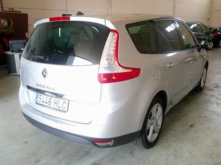 Renault Grand Scenic 2012