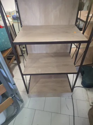 Estantería Metálica y Madera