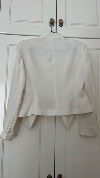 Conjunto Chaqueta y Falda Zara