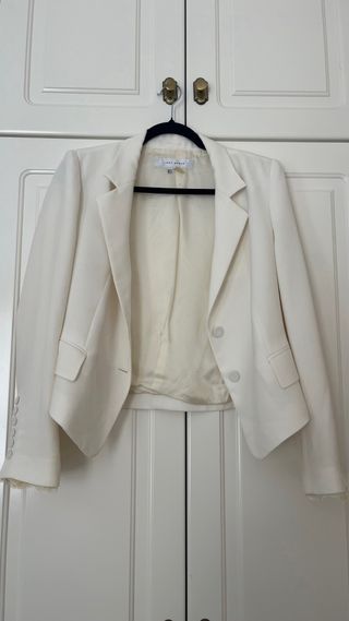 Conjunto Chaqueta y Falda Zara