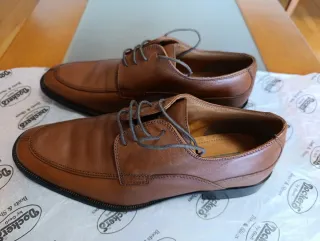 Zapatos de piel marrones