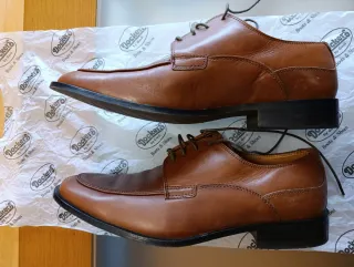 Zapatos de piel marrones