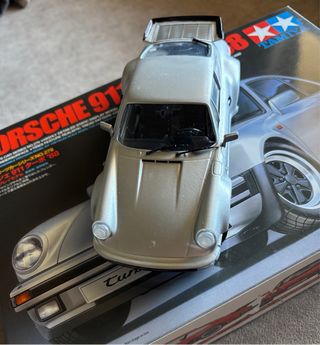 Maqueta Tamiya Porsche 911 Turbo '88 1/24