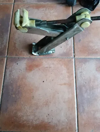 Gato Mecánico Opel GM 90 135 101