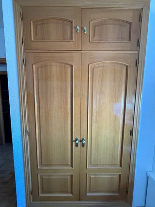 Puertas en roble Macizo Interior y armarios.