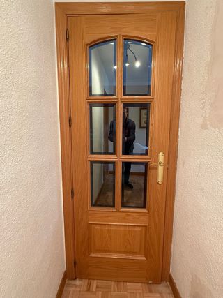 Puertas en roble Macizo Interior y armarios.