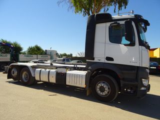 Mercedes AROCS 25 42-CAMIONES GANCHO PORTACONTENED