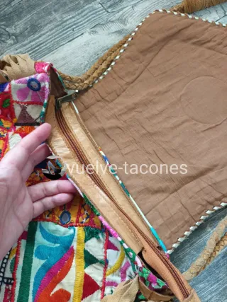 Bolso joya boho con bordados, abalorios y flecos ♡