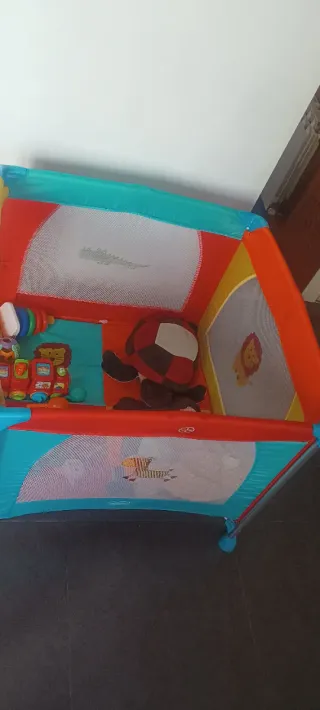 Parque corralito infantil con dibujos