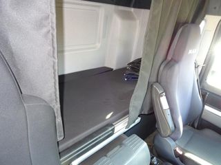 Mercedes AROCS 25 42-CAMIONES GANCHO PORTACONTENED