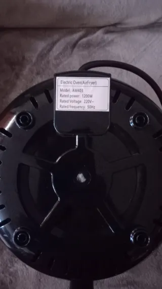 Freidora de aire ZIVAMM negra y dorada