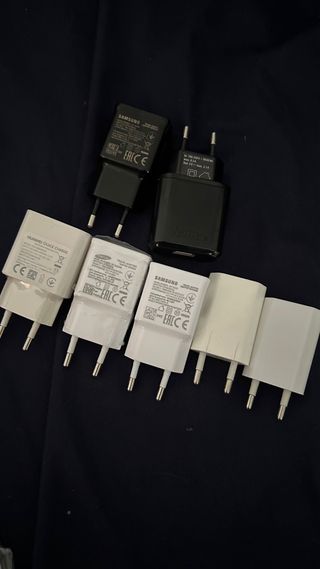 Cargadores Huawei y Samsung