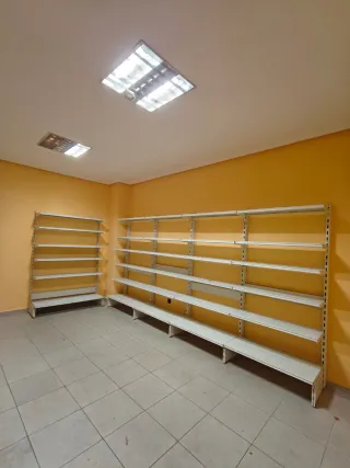 Estantería metálica blanca modular