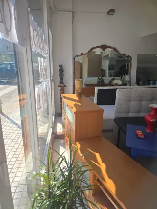 Mueble de salón madera y cristal