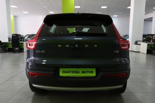 Volvo XC40 Momentum Pro T2 1.5 129CV Auto Azul